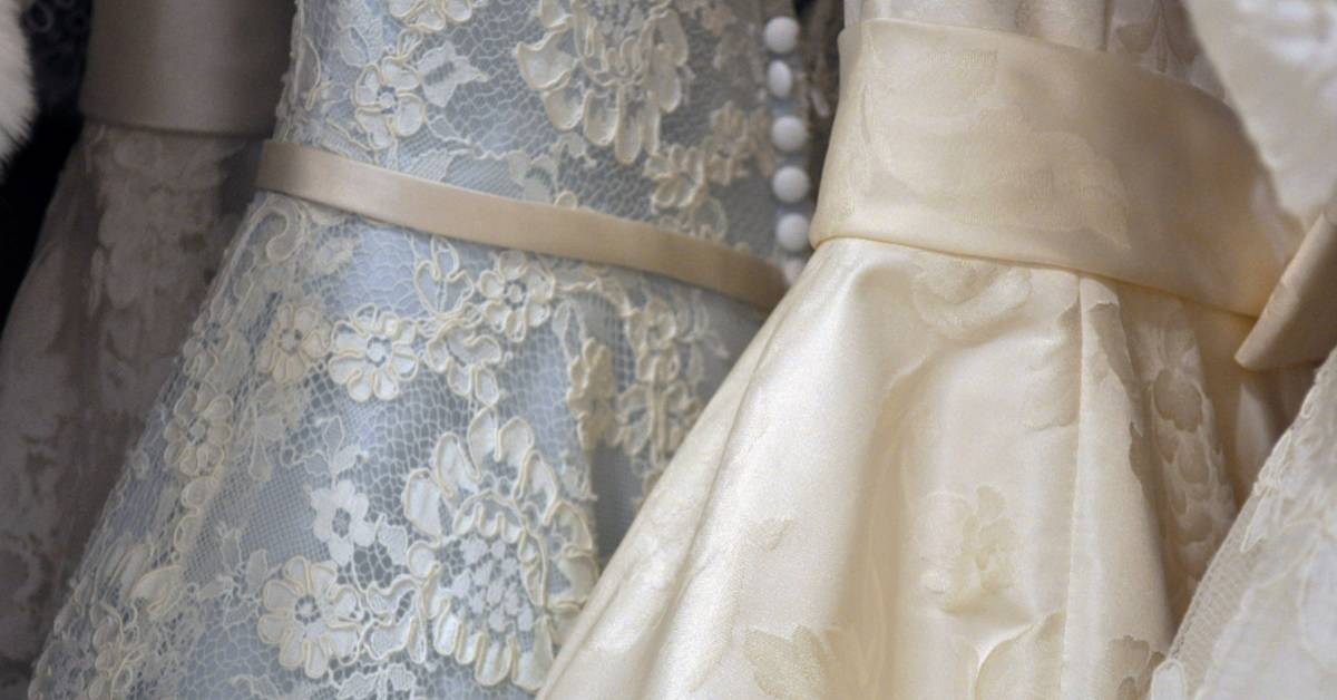 TIPS FOR CHOOSING THE PERFECT WEDDING DRESS: PART I. Desktop Image
